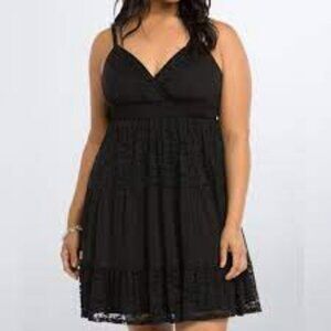 torrid Size 2 (2X) Black Chiffon & Contrast Lace Tiered Skirt Mini Sun Dress EUC